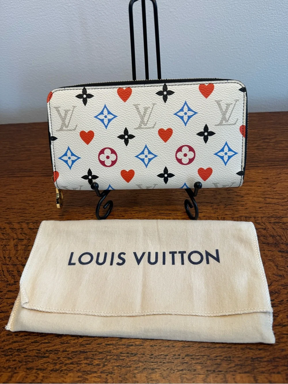Louis Vuitton Game On Zippy Wallet w/Dust Bag and COA